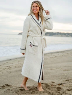 CozyChic® Classic Disney Minnie Mouse Adult Robe 10 CozyChic® Classic Disney Minnie Mouse Adult Robe -Snuggle And Style D100 009 CREAM CARBON 3 99971516 1206 4797 baa2 643aed5ad89f