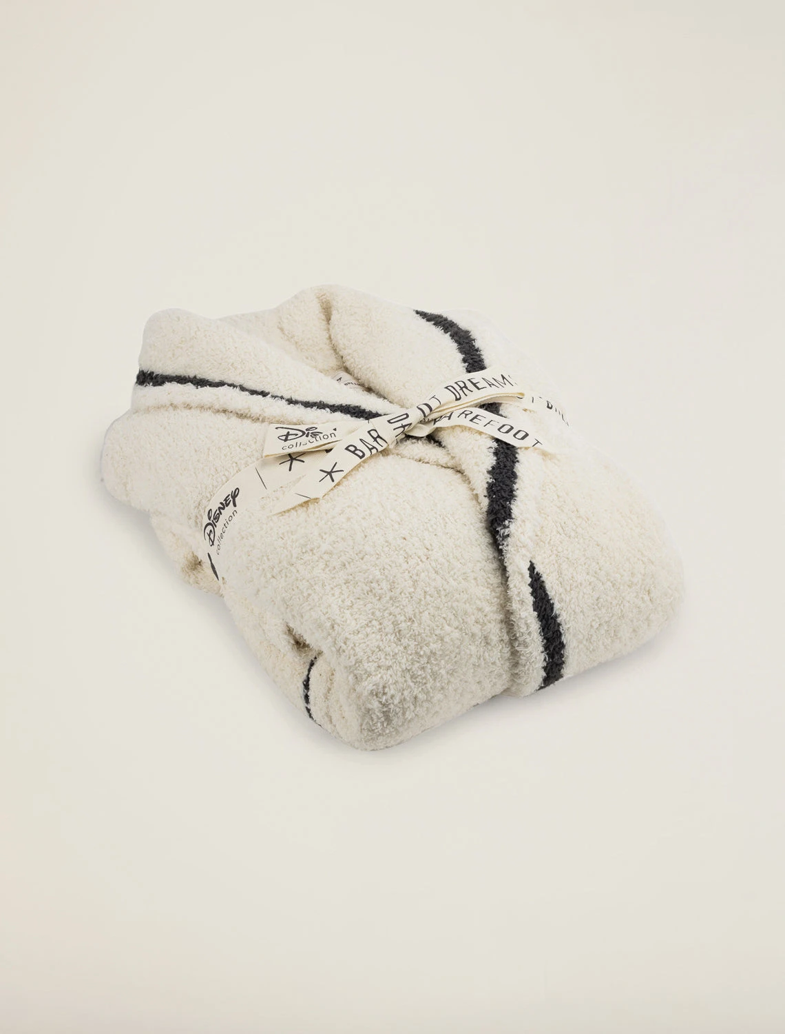 CozyChic® Classic Disney Minnie Mouse Adult Robe 4 CozyChic® Classic Disney Minnie Mouse Adult Robe - Image 4