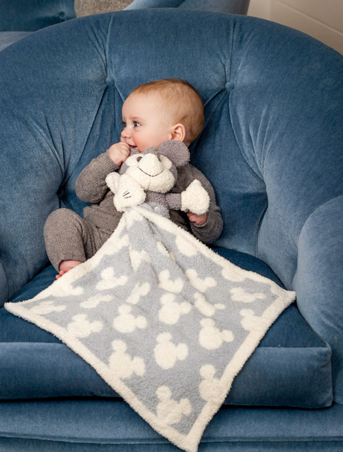 CozyChic® Vintage Disney Mickey Mouse Blanket Buddie 2 CozyChic® Vintage Disney Mickey Mouse Blanket Buddie - Image 2