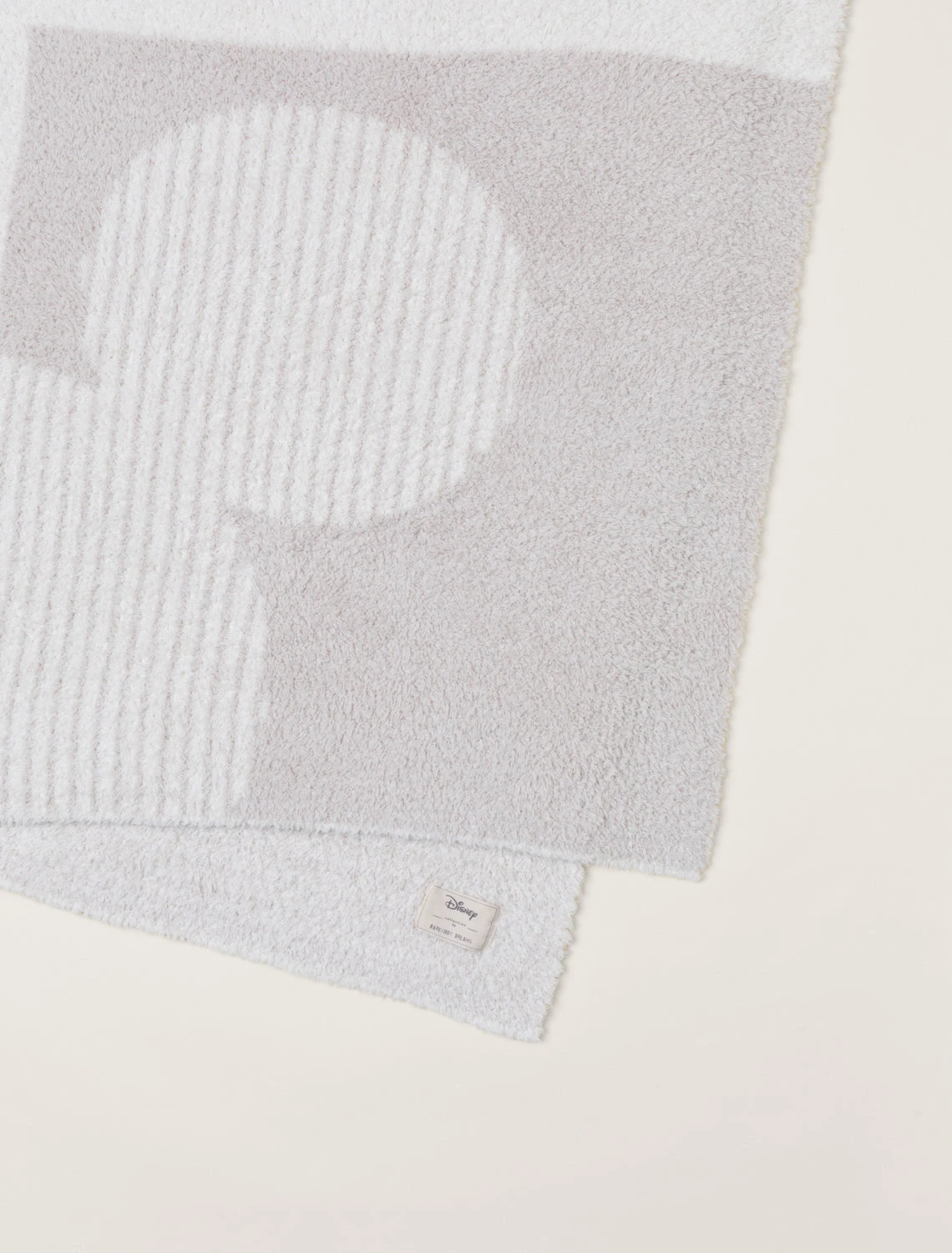 CozyChic® Disney Deco Mickey Throw 4 CozyChic® Disney Deco Mickey Throw - Image 4