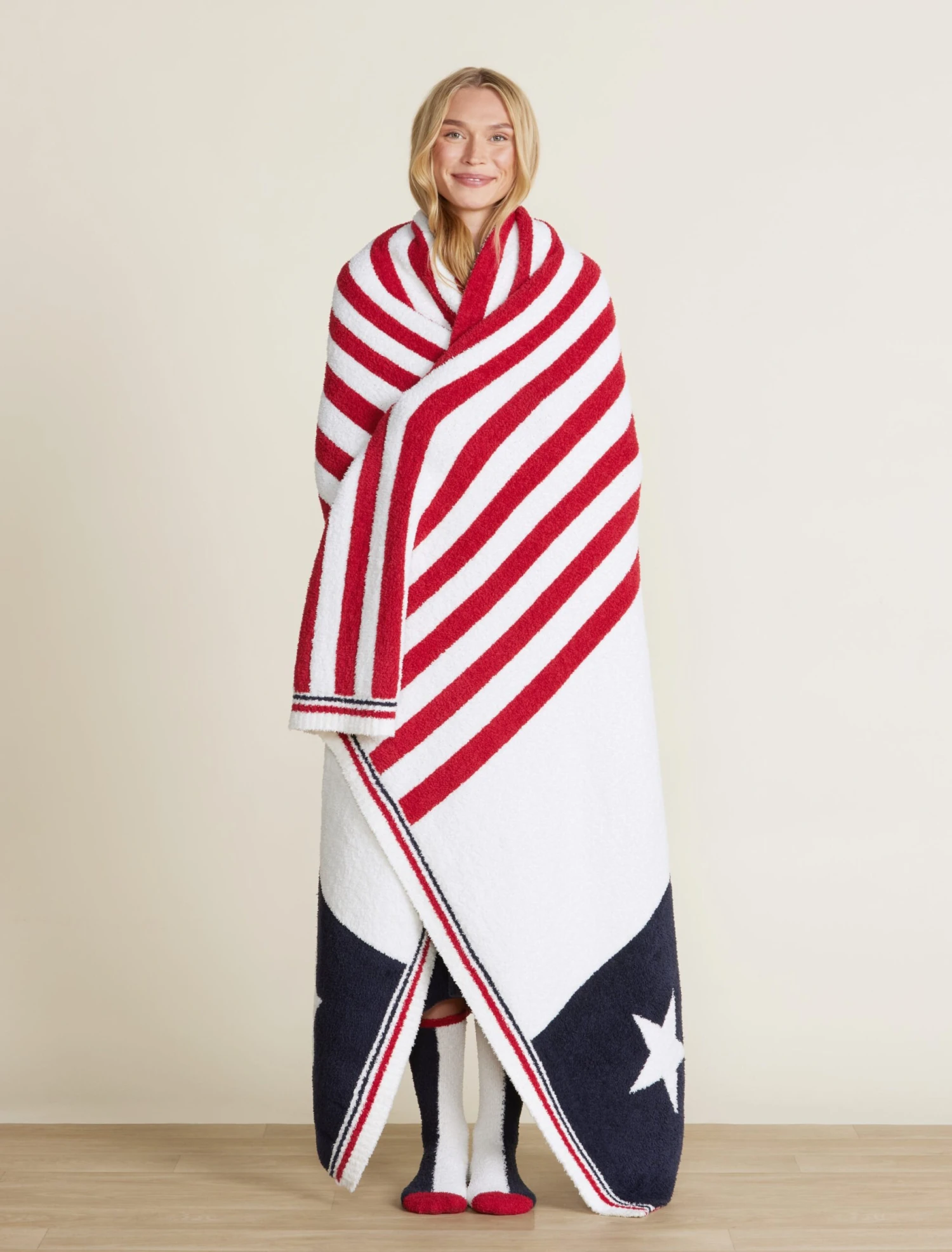 CozyChic® Team USA Stars And Stripes Throw 5 CozyChic® Team USA Stars And Stripes Throw - Image 5